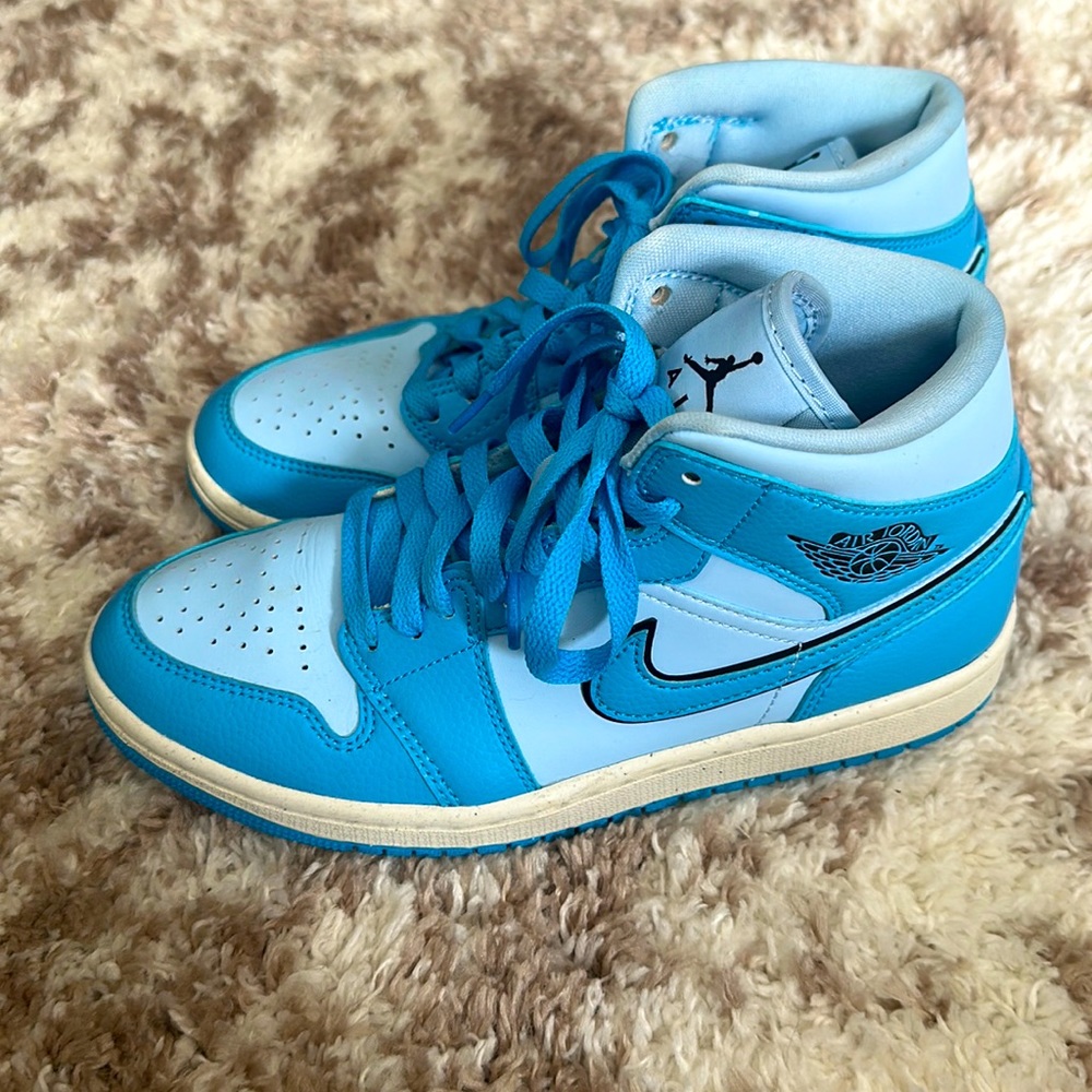 Women’s Air Jordan 1 Mid SE Blue